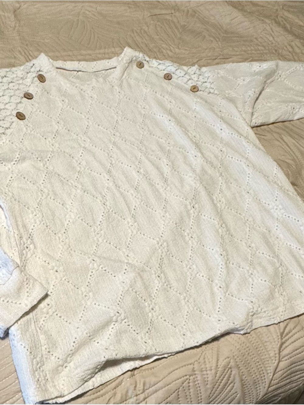 Source Unknown Ivory Knit w/ Eyelets Button-Shoulder Sweater Top. XXL